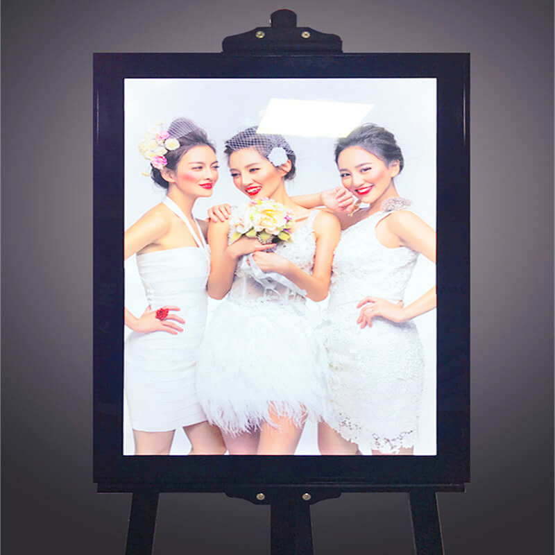 Adjustable Light Box E04G